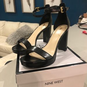 Nine West Dempsey platform sandals- Black Leather